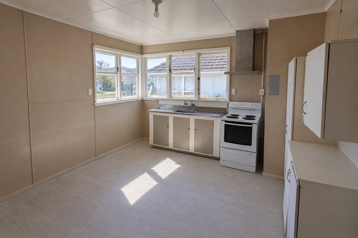 5 Belfast Crescent, Inner Kaiti, Gisborne, Gisborne - Carousel 6