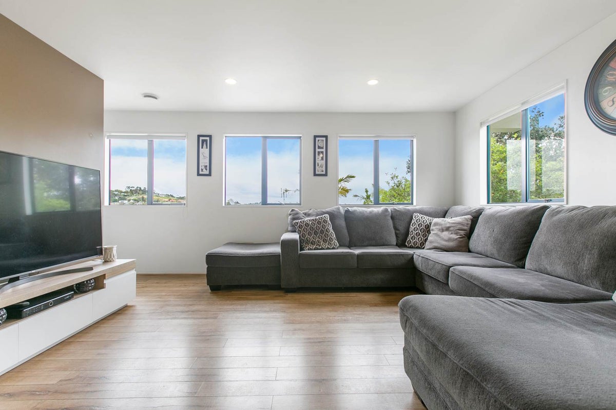 14 Carento Way, Stanmore Bay, Whangaparaoa - Carousel 1