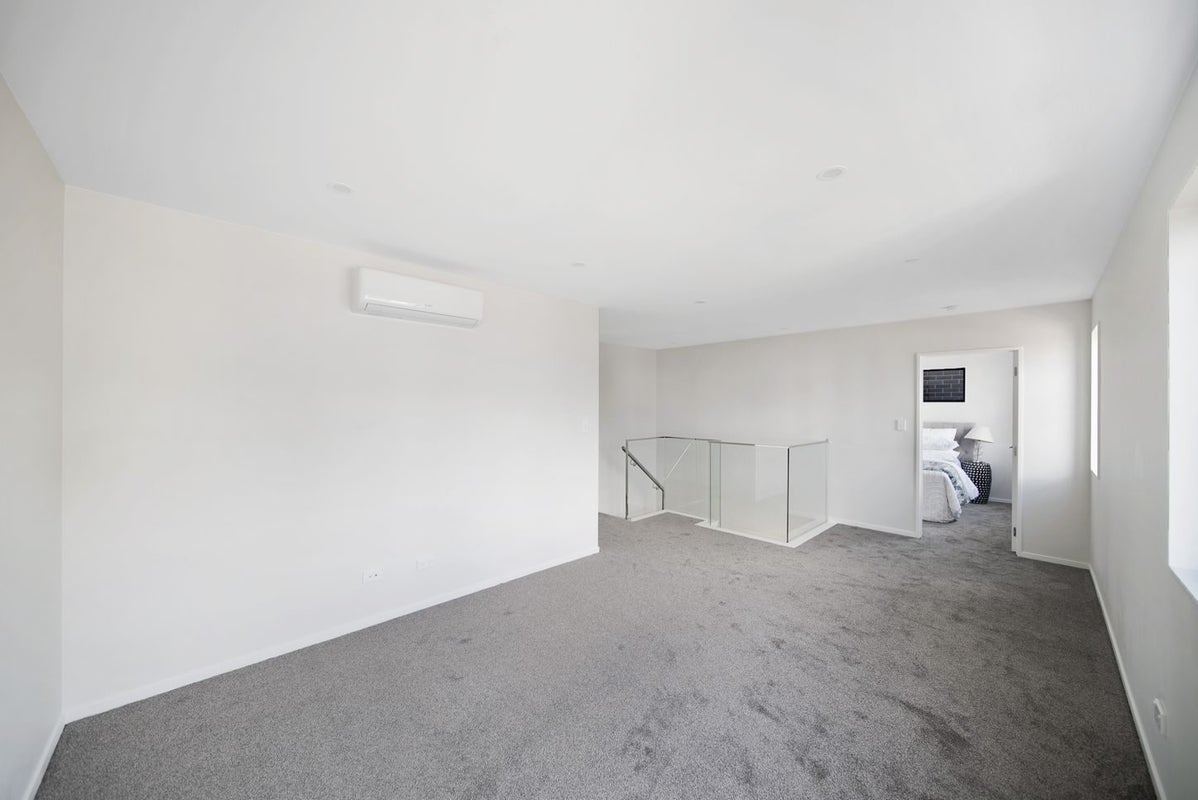 3 Taipahitini Road, Rosehill, Papakura - Carousel 17