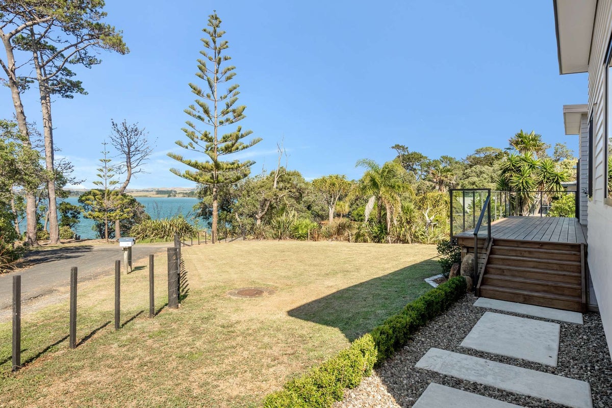 62 Ronald Avenue, Glenbrook, Waiuku - Carousel 2