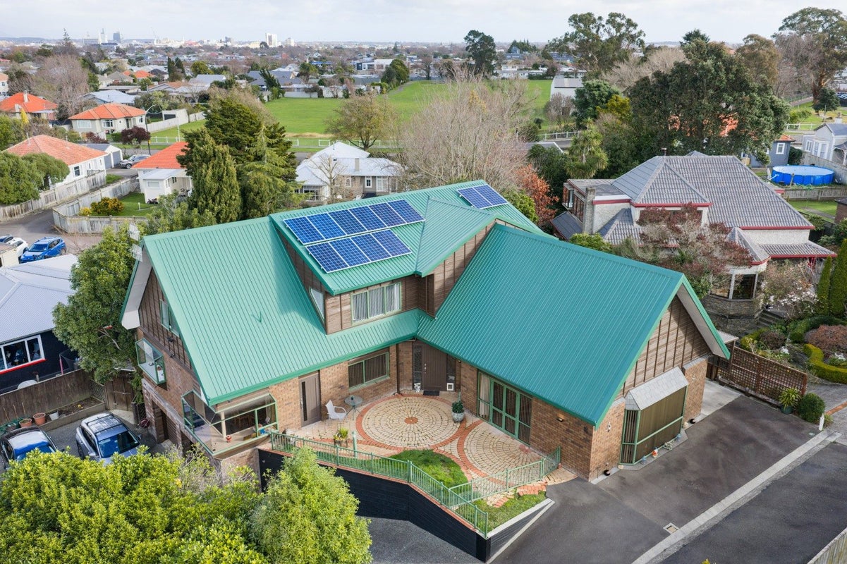8 Fraser Court, Roslyn, Palmerston North - Carousel 35