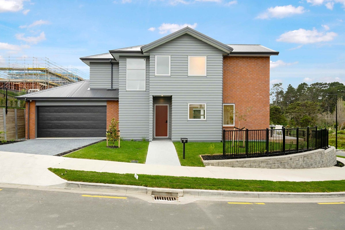 33 Barrel Crescent, Swanson, Auckland - Carousel 1