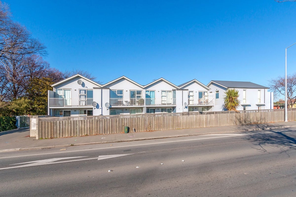 13/14 Brougham Street, Addington, Christchurch - Carousel 2
