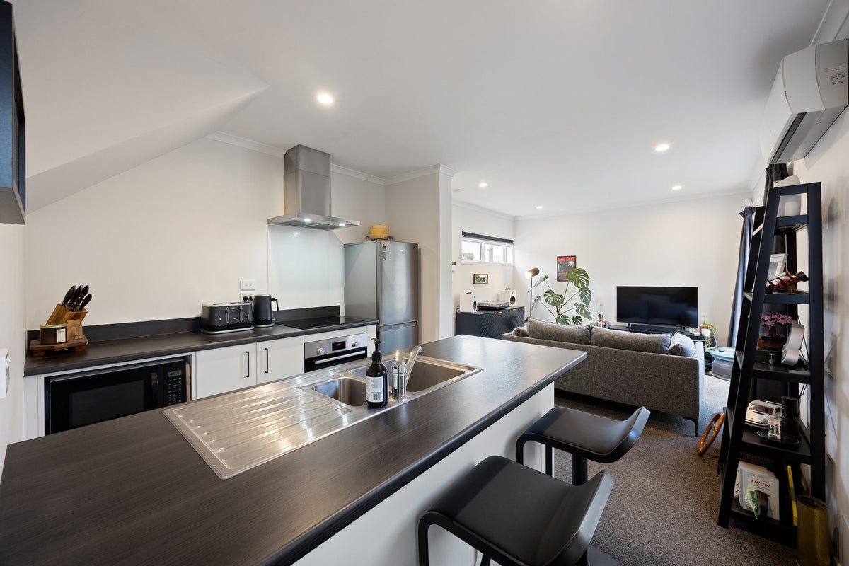 5/10 Burrows Place, Frankton, Hamilton - Carousel 1