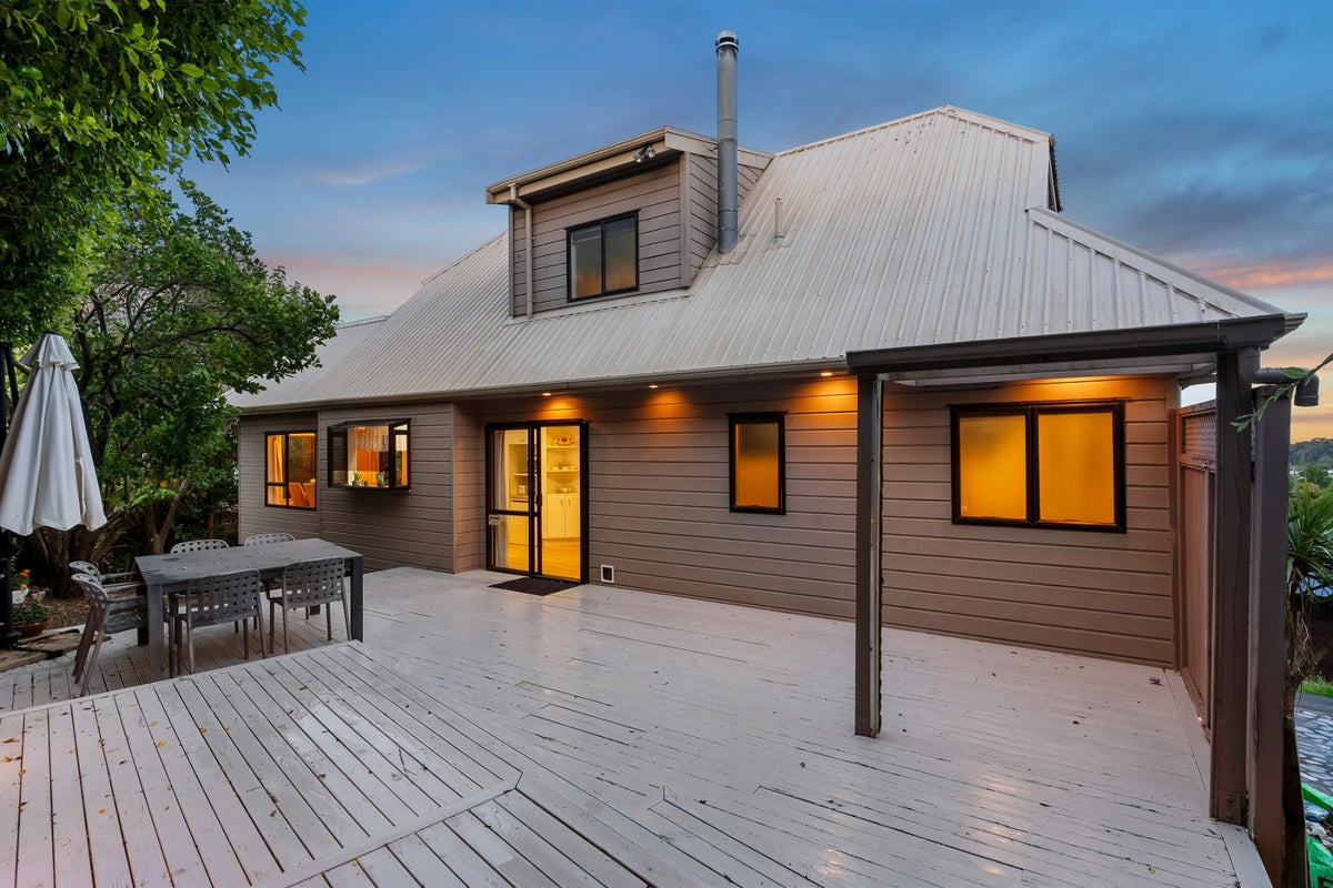 1/14 Kirkdale Place, Northcross, Auckland - Carousel 10