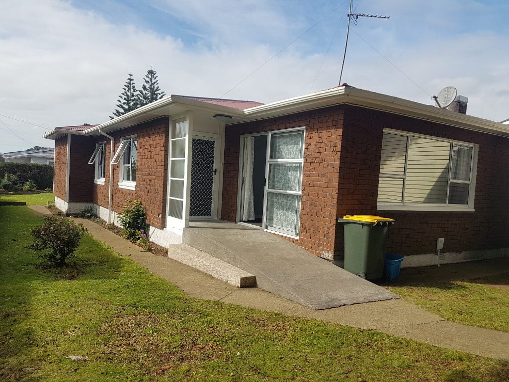 69 Govett Avenue, Frankleigh Park, New Plymouth - Carousel 1