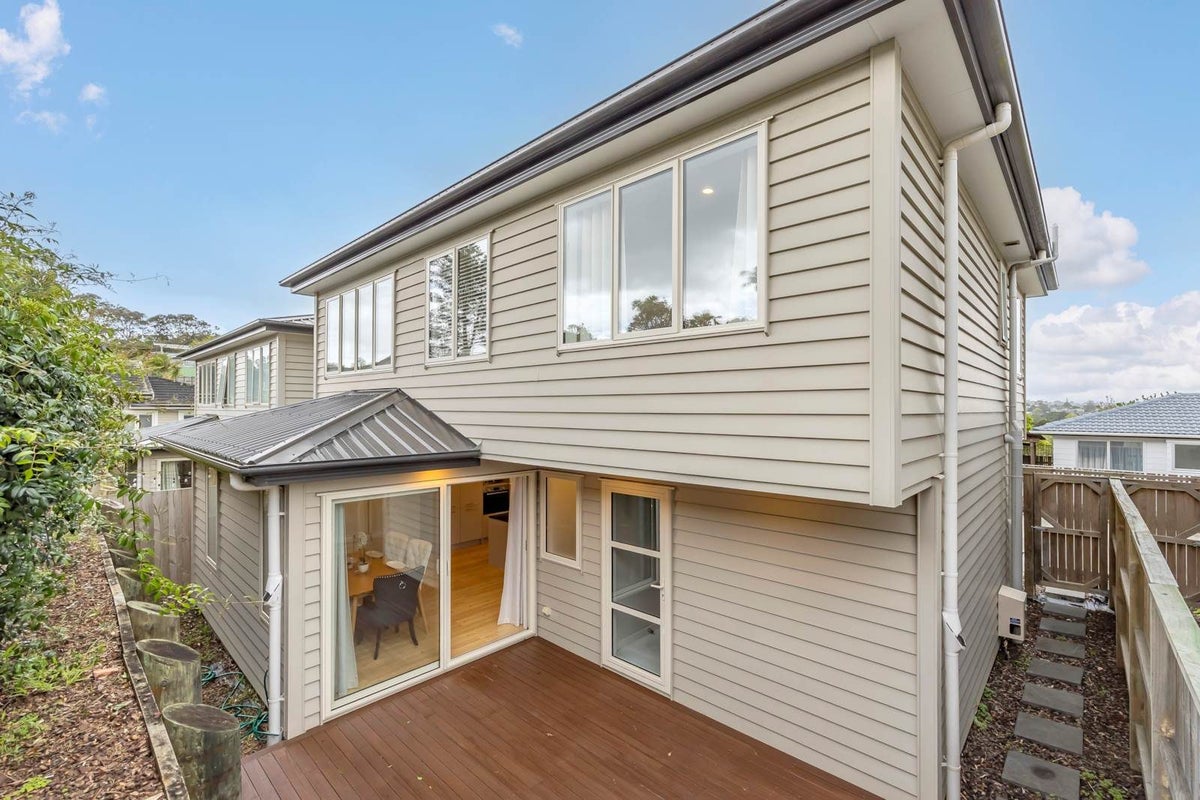12A Tree View Avenue, Glenfield, Auckland - Carousel 1