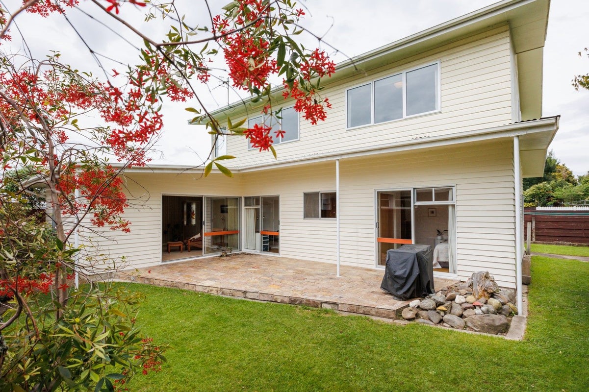 5 Anaru Place, Awapuni, Palmerston North - Carousel 2