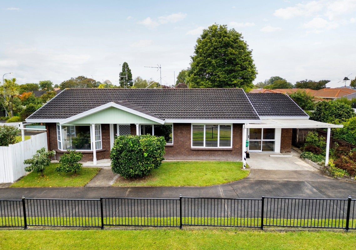 111A Clarkin Road, Fairfield, Hamilton - Carousel 2
