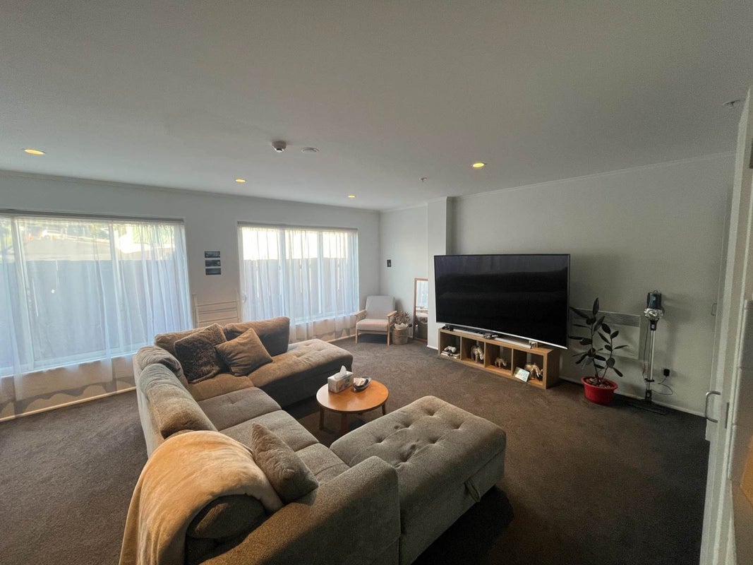 16C/30 Westward Hollow, GLEN EDEN, AUCKLAND - Carousel 2