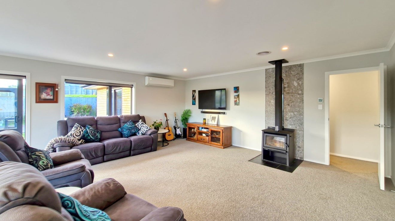 20 Snappers Lane, Foxton Beach, Foxton - Carousel 1