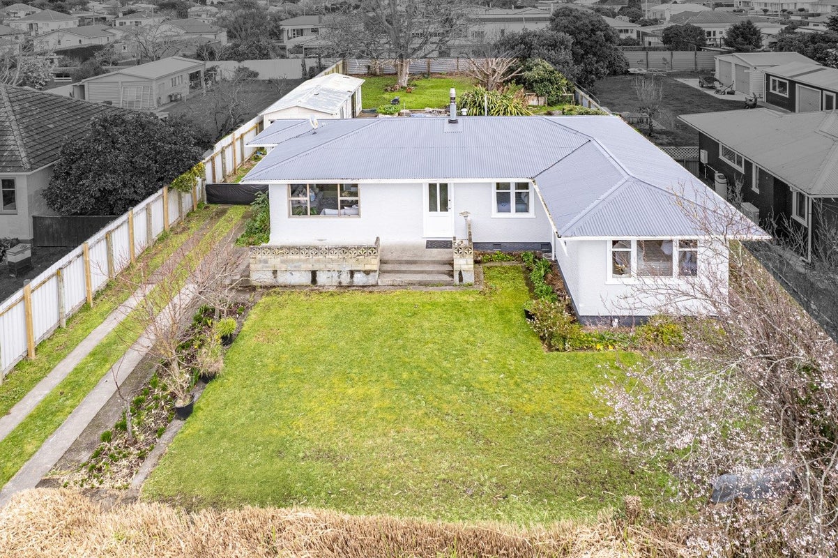 17 Caffray Avenue, Aramoho, Whanganui - Carousel 2