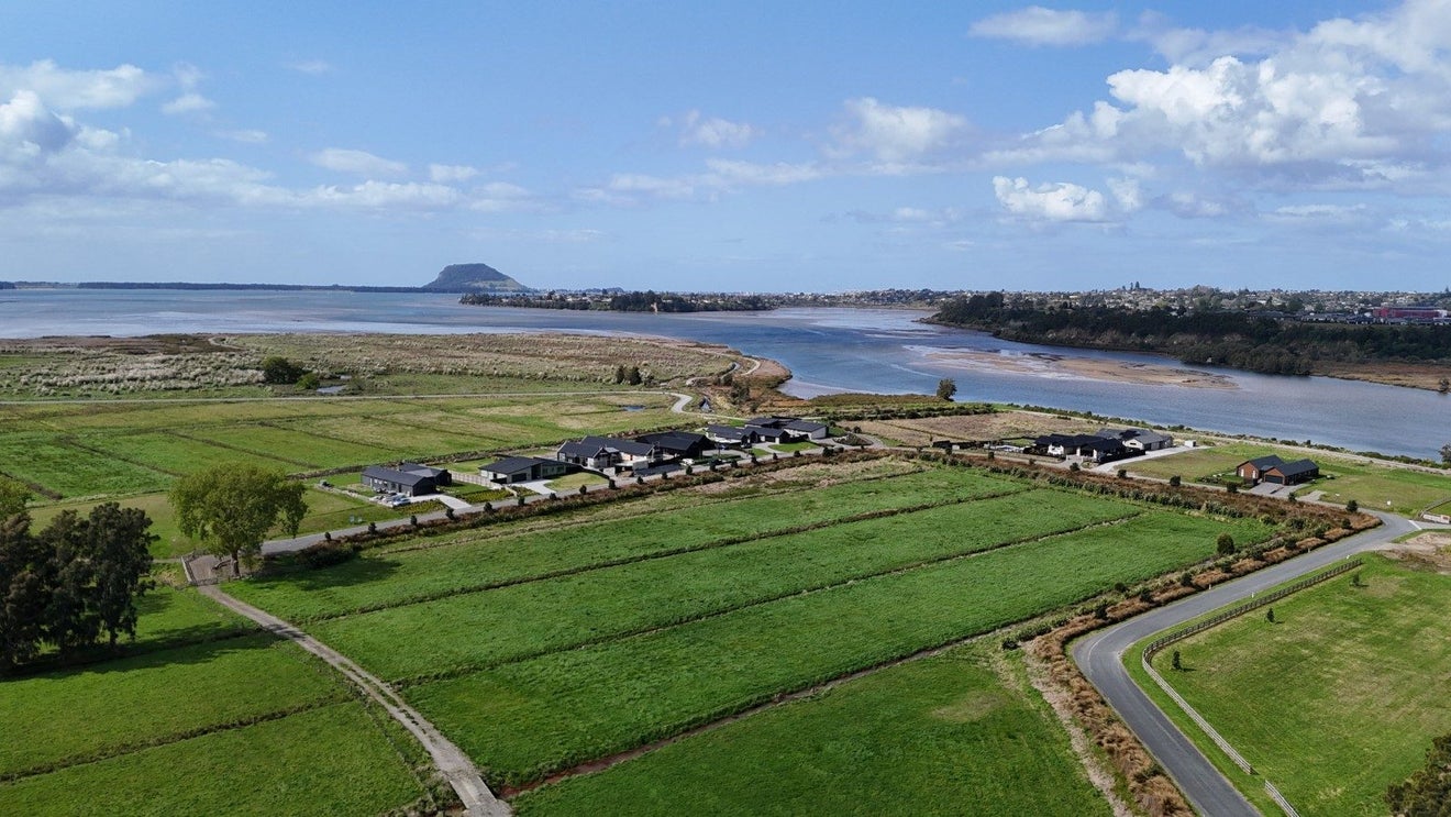 34 Teihana Road, Te Puna, Tauranga - Carousel 1