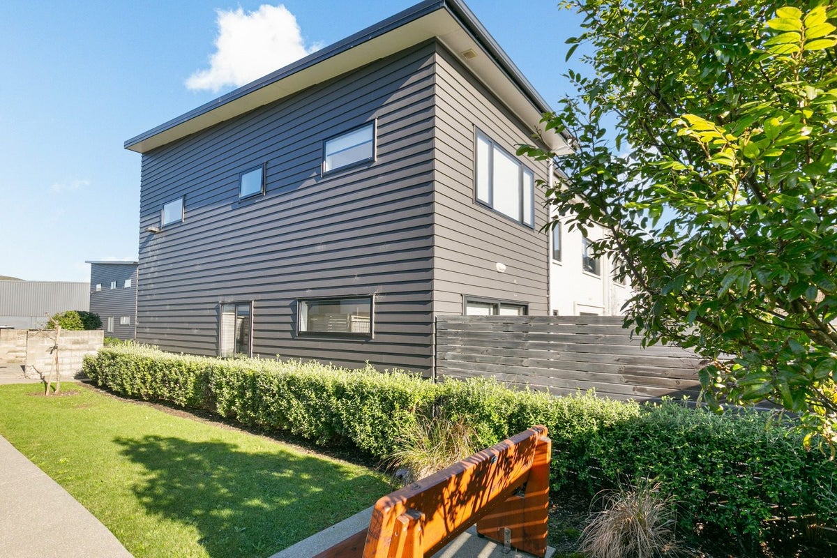 23/9 Surrey Street, Tawa, Wellington - Carousel 14