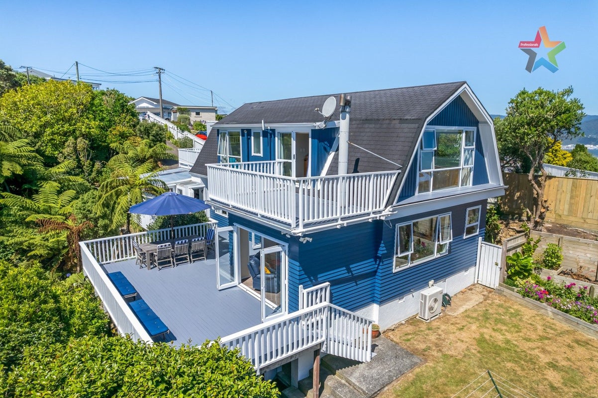 14 Te Whiti Grove, Korokoro, Lower Hutt - Carousel 2