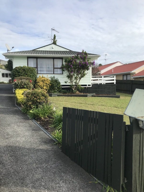 5 Mataura Place, Clover Park, Auckland - Carousel 1