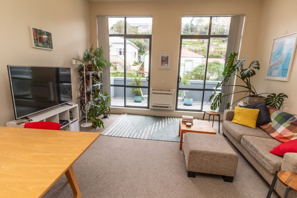 9/7 Hanson Street, Mount Cook, Wellington - Carousel 2