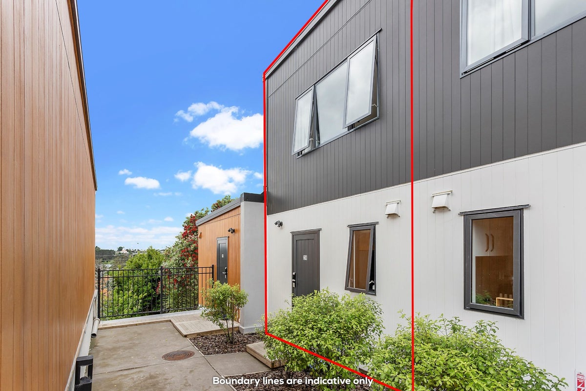 28/18 Hewlett Road, Massey, Auckland - Carousel 2