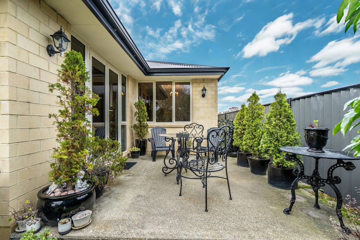 28 George Street, Windsor, Invercargill - Carousel 1