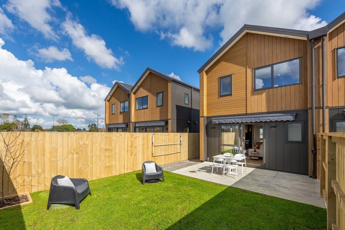 27 Whangamaire Rise, Karaka, Papakura - Carousel 2