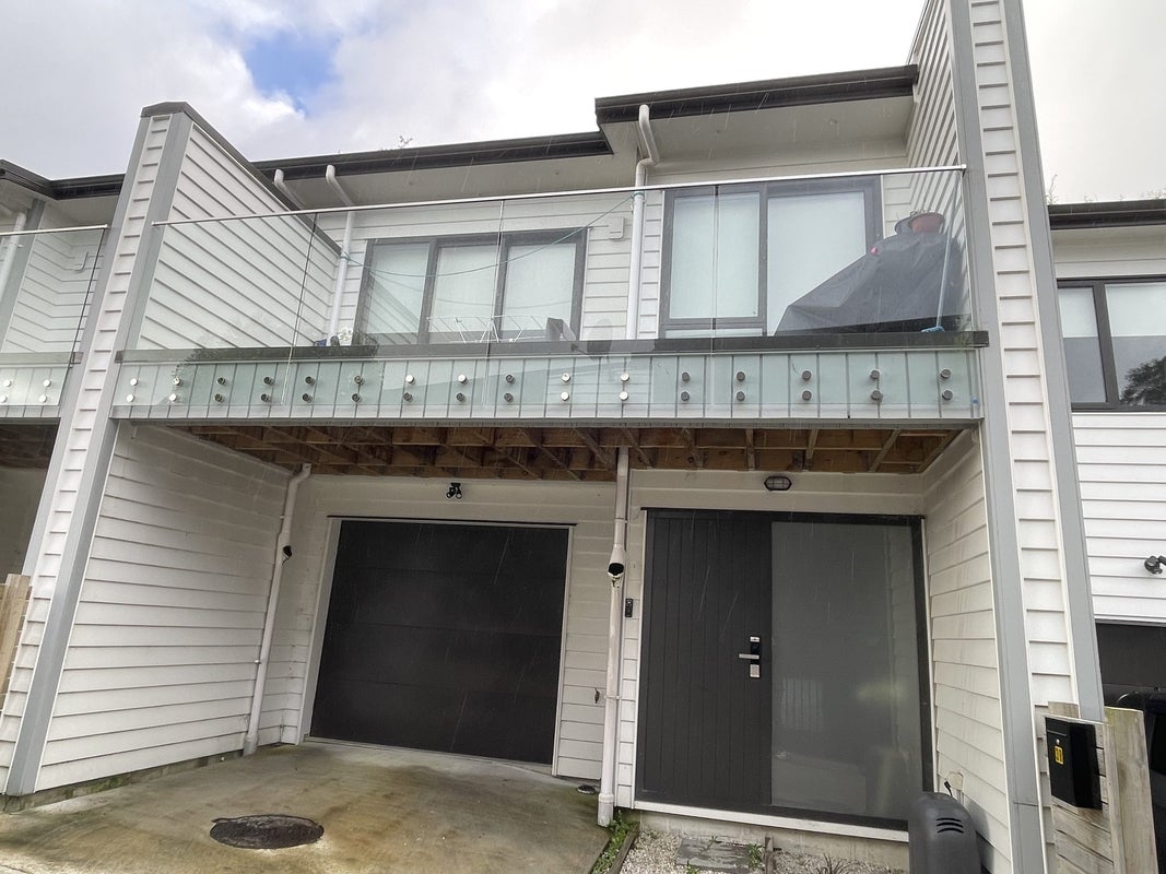 38 Korokio Lane, Henderson, Auckland - Carousel 1