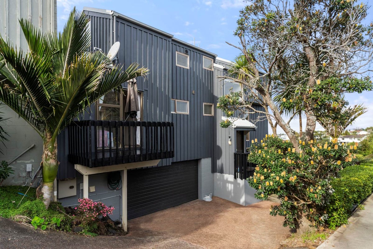 2/88 Sunrise Avenue, Mairangi Bay, Auckland - Carousel 1