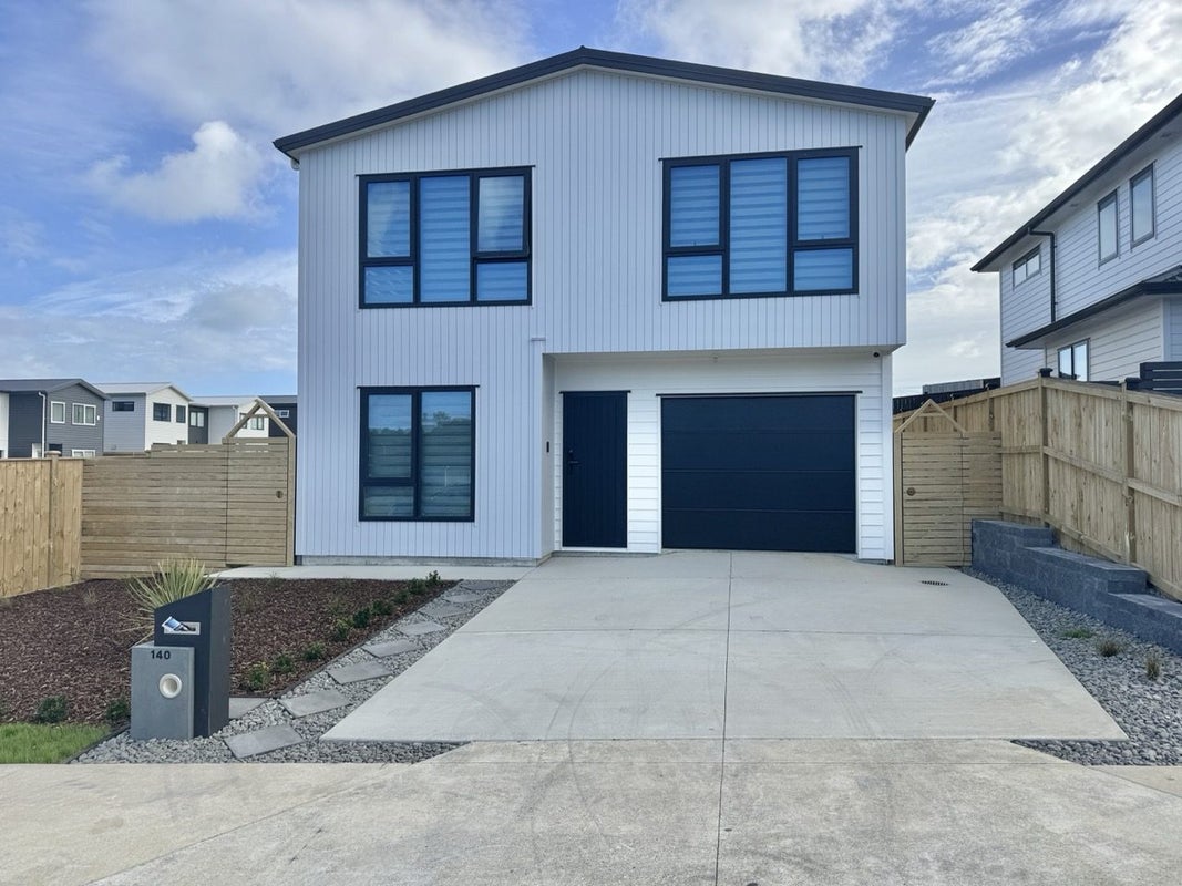140 Ninth View Avenue, Beachlands, Auckland - Carousel 1