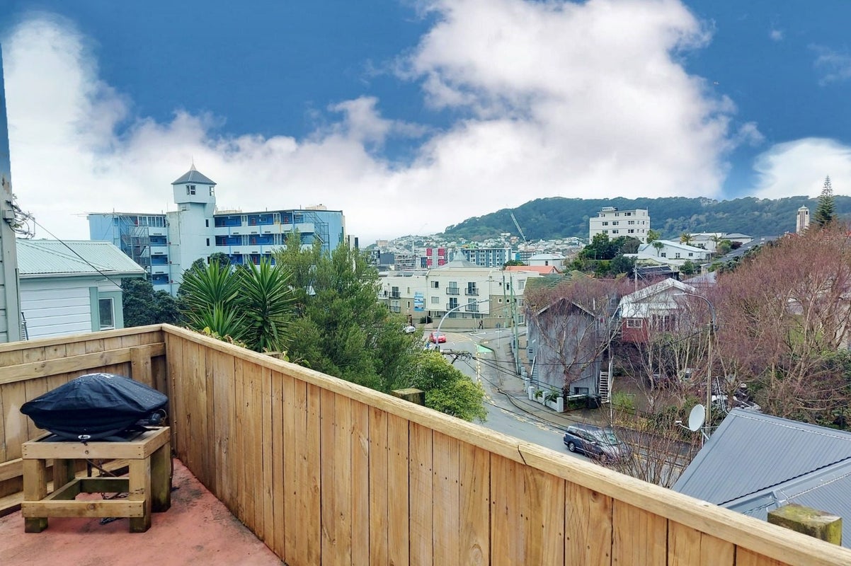 35 Ohiro Road, Aro Valley, Wellington - Carousel 1