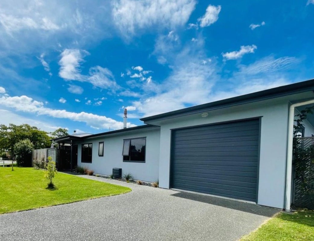 5 Magdalen Crescent, Pirimai, Napier - Carousel 1