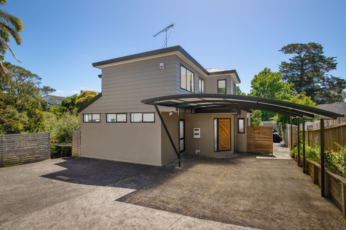 2/8 Fuchsia Place, Birkdale, Auckland - Carousel 1
