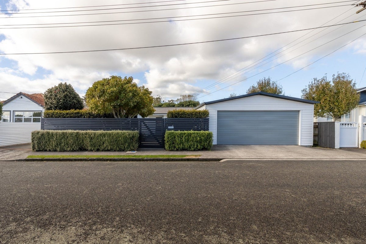 11 Tokomaru Street, Welbourn, New Plymouth - Carousel 2
