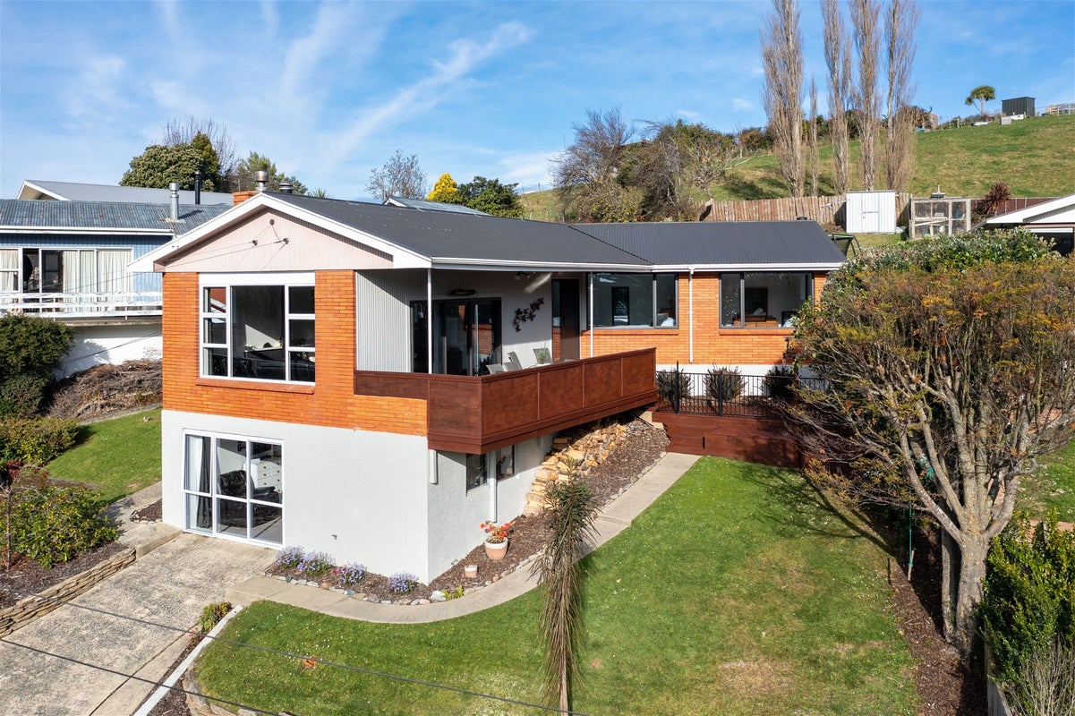 17 Delphic Street, Sawyers Bay, Port Chalmers - Carousel 26