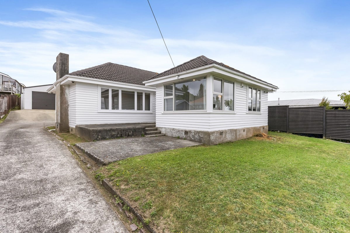 197 Miromiro Road, Normandale, Lower Hutt - Carousel 1