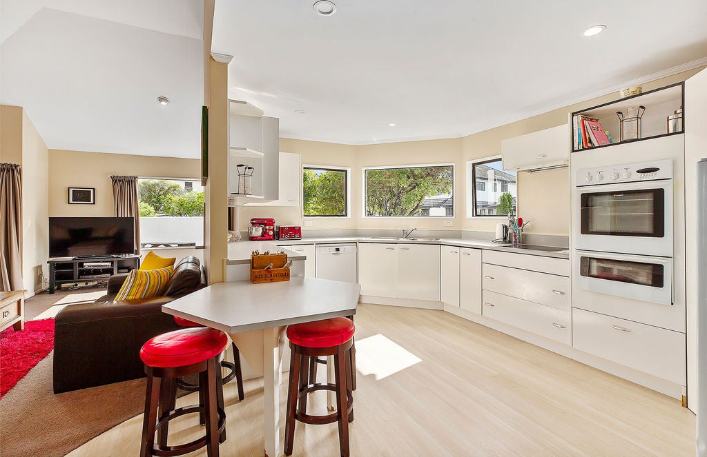 4 Ashfield Grove, Churton Park, Wellington - Carousel 2