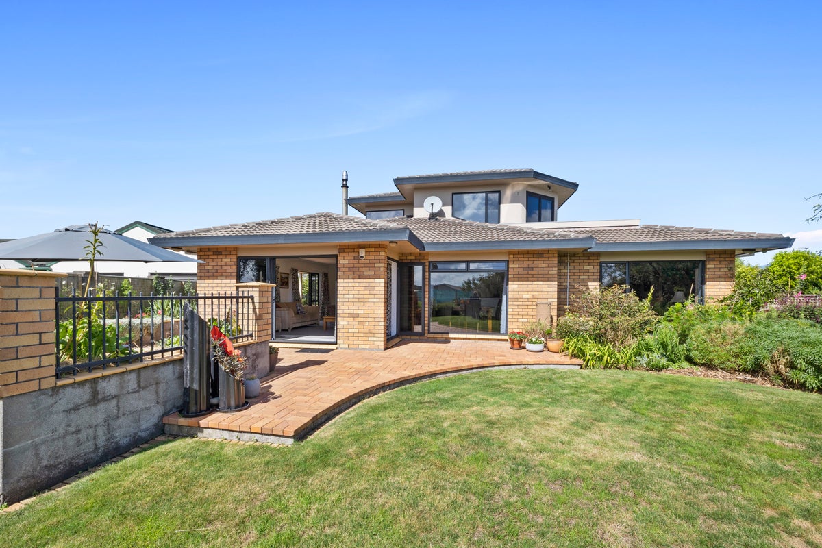 13 Karina Road, Merrilands, New Plymouth - Carousel 1