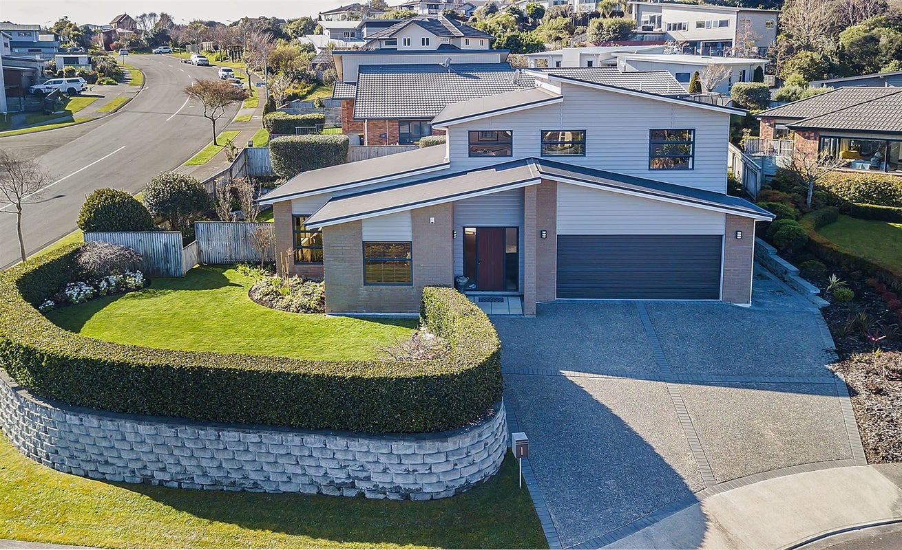 1 The Pier, Whitby, Porirua - Carousel 35