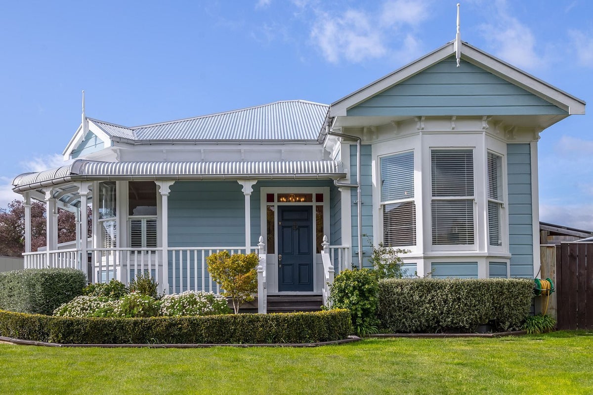 32A Esther Street, Martinborough - Carousel 1