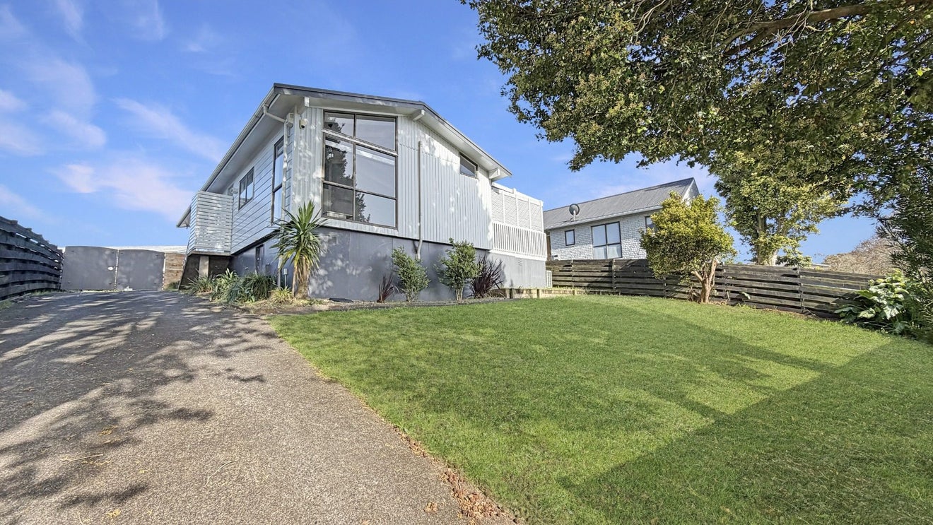 4 Nearco Street, Randwick Park, Auckland - Carousel 1