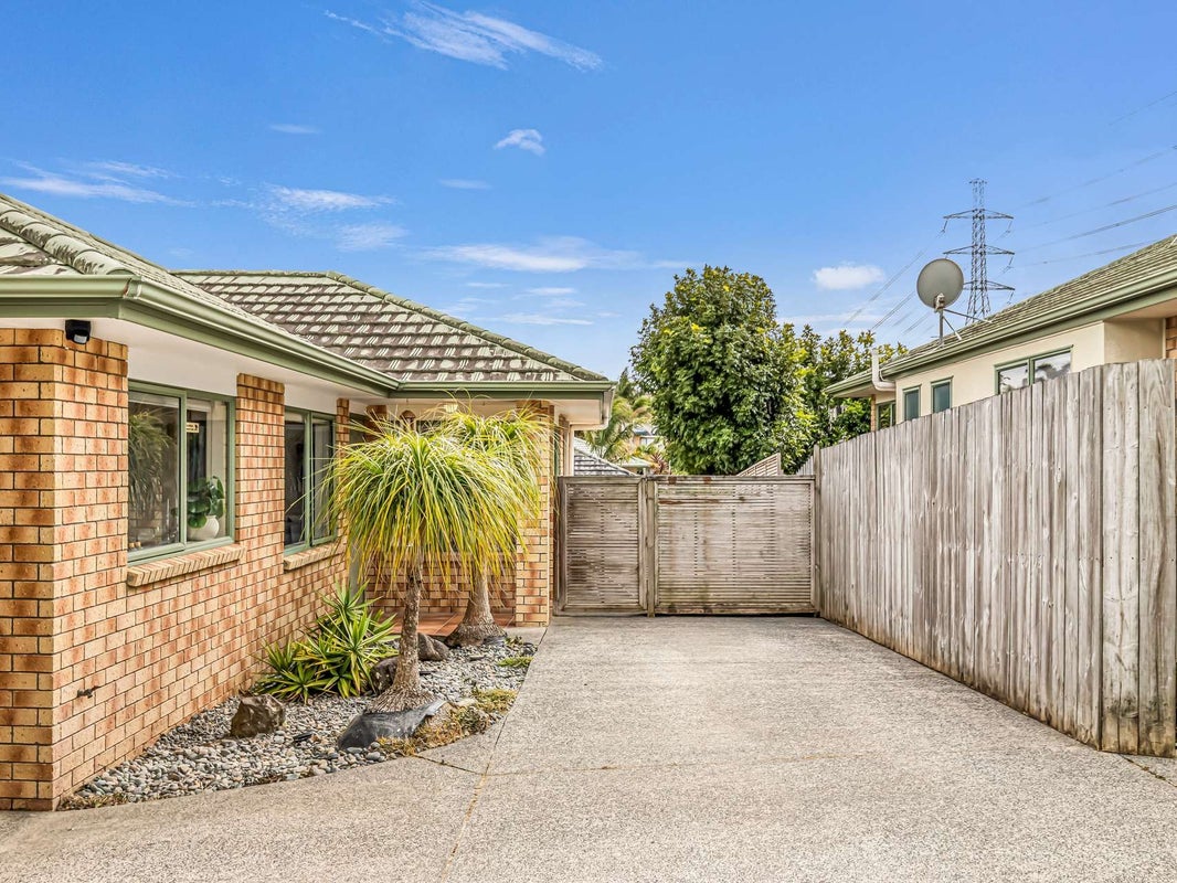 196B Hill Road, Manurewa, Auckland - Carousel 2