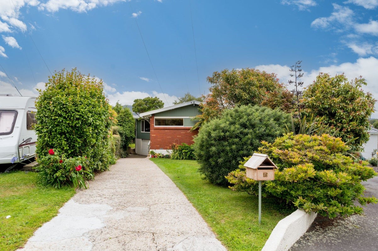 15 Derwent Street, Helensburgh, Dunedin - Carousel 26