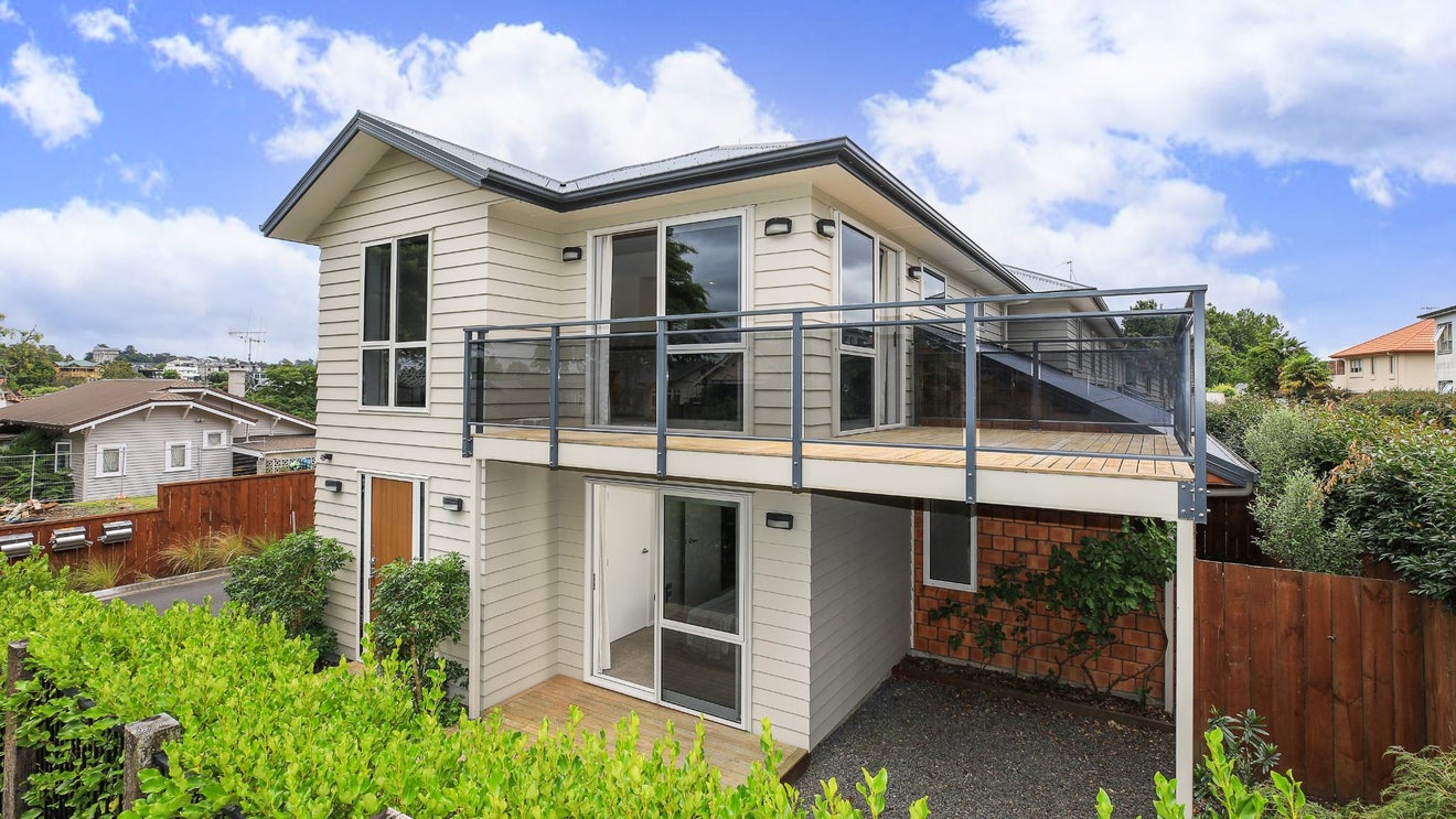 1/9 Wellington Street, Hamilton East, Hamilton - Carousel 1
