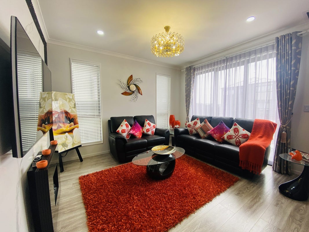 4 Ridgehill Rise, Flat Bush, Auckland - Carousel 2
