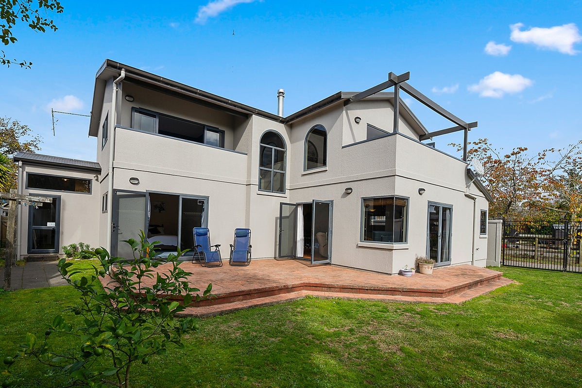 13 Holden Avenue, Holdens Bay, Rotorua - Carousel 2