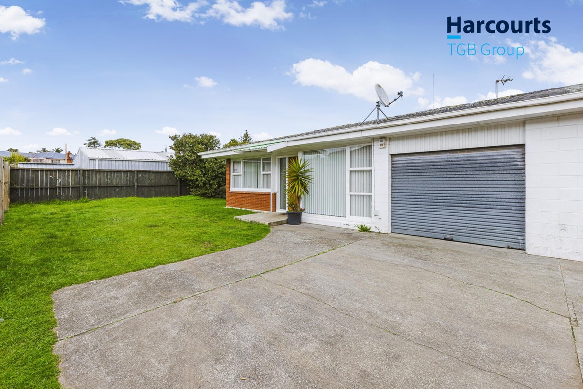 2/55 Orams Road, Hillpark, Auckland - Carousel 1