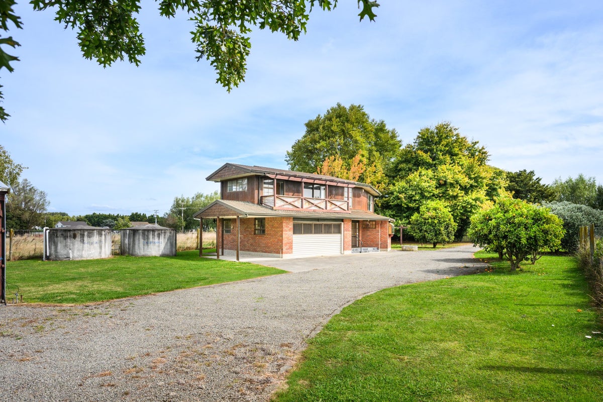 83 Oroua Road, Kairanga, Palmerston North - Carousel 2