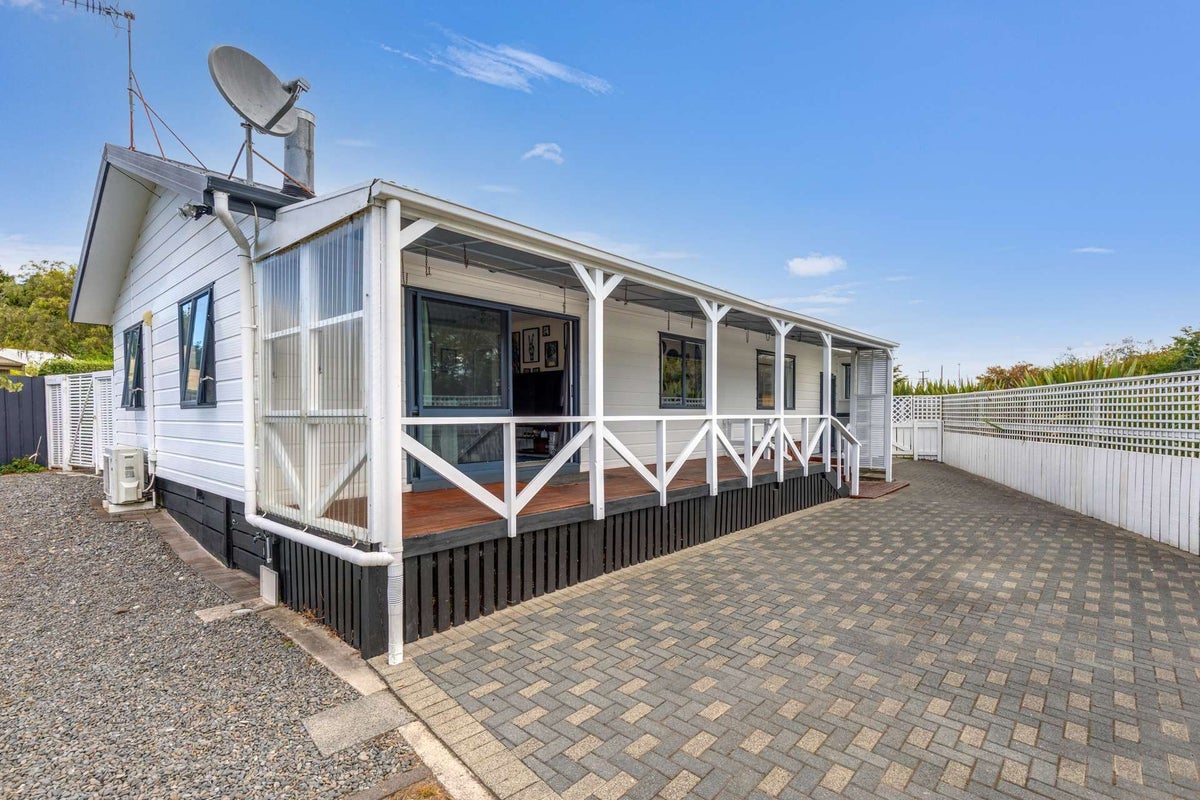 9A Robinson Avenue, Holdens Bay, Rotorua - Carousel 1