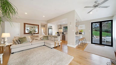 13 Pine Avenue, Henderson, Auckland - Carousel 1