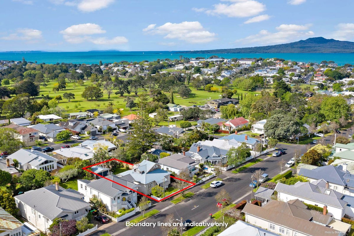 10 Allenby Avenue, Devonport, Auckland - Carousel 2