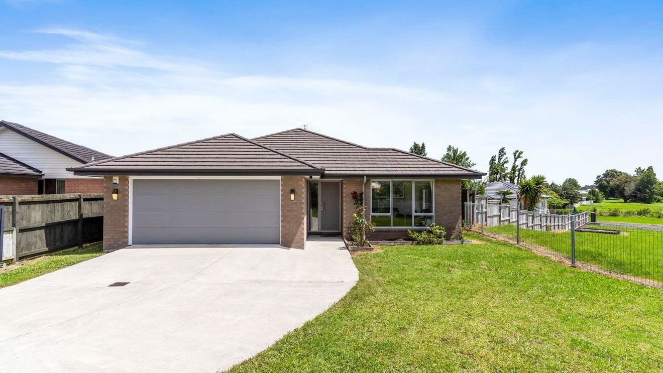 33 Captain Mitchell Drive, Opaheke, Papakura - Carousel 1