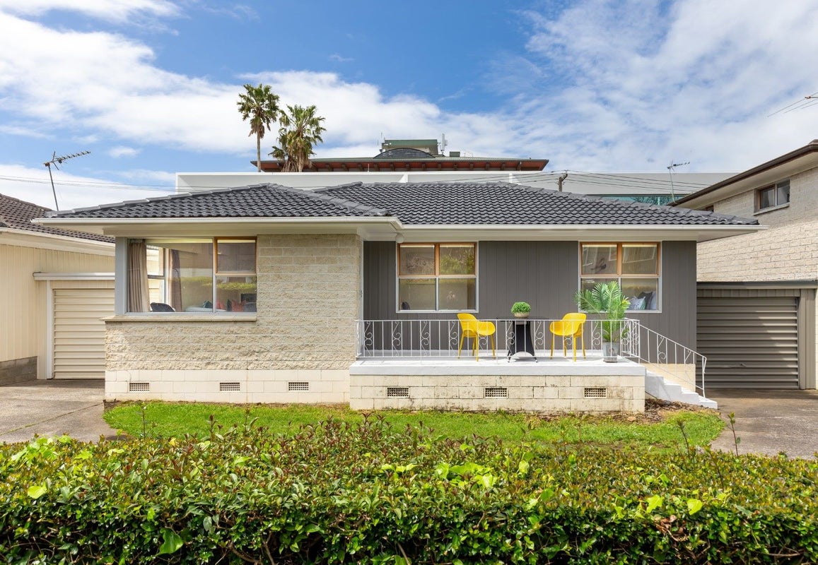 2/48 Taharoto Road, Takapuna, Auckland - Carousel 1